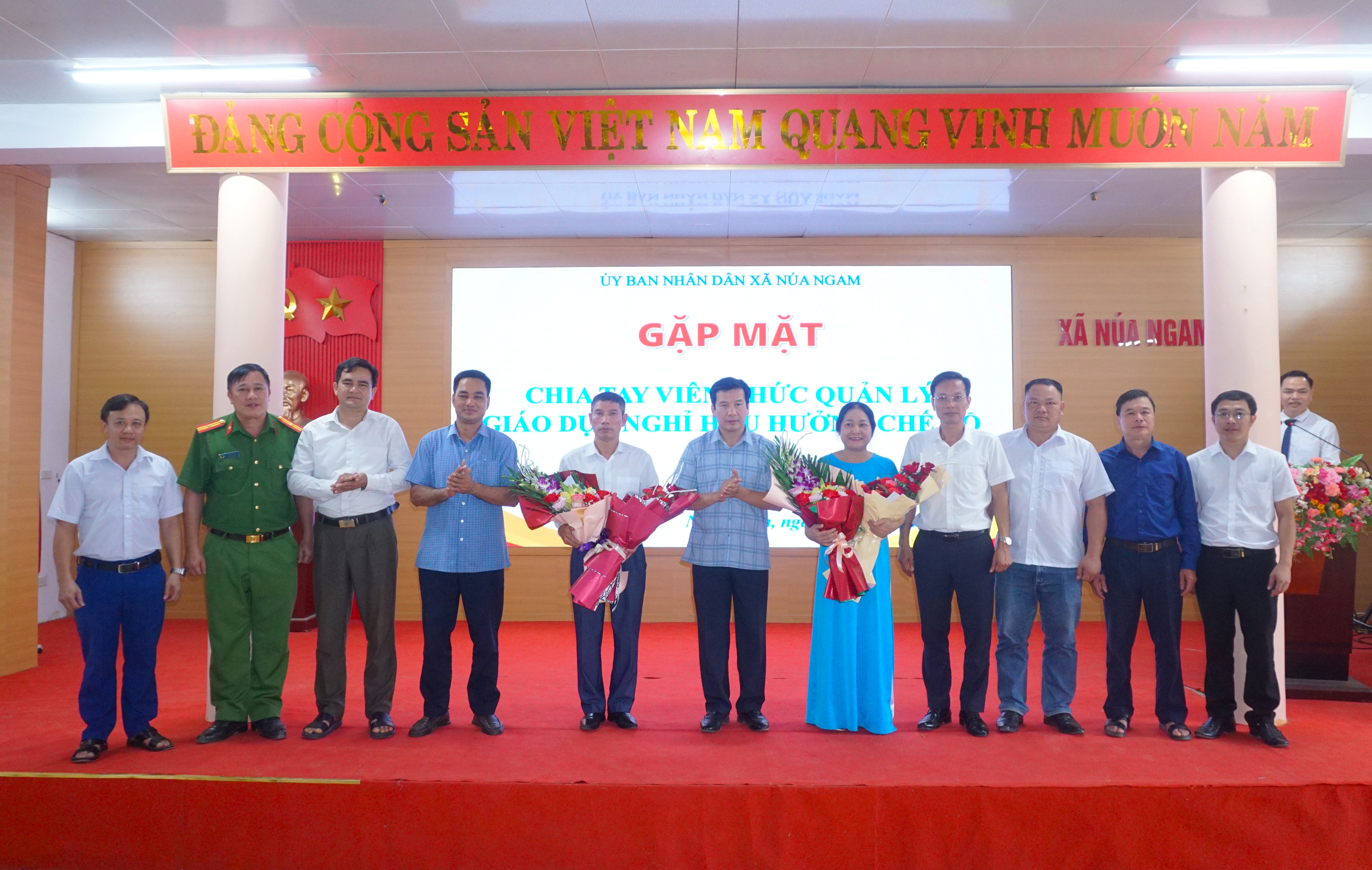 Xã Núa Ngam gặp mặt, chia tay viên chức quản lý giáo dục nghỉ hưu hưởng chế độ